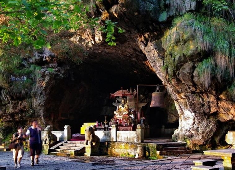 仙人洞自然风景旅游区在哪里