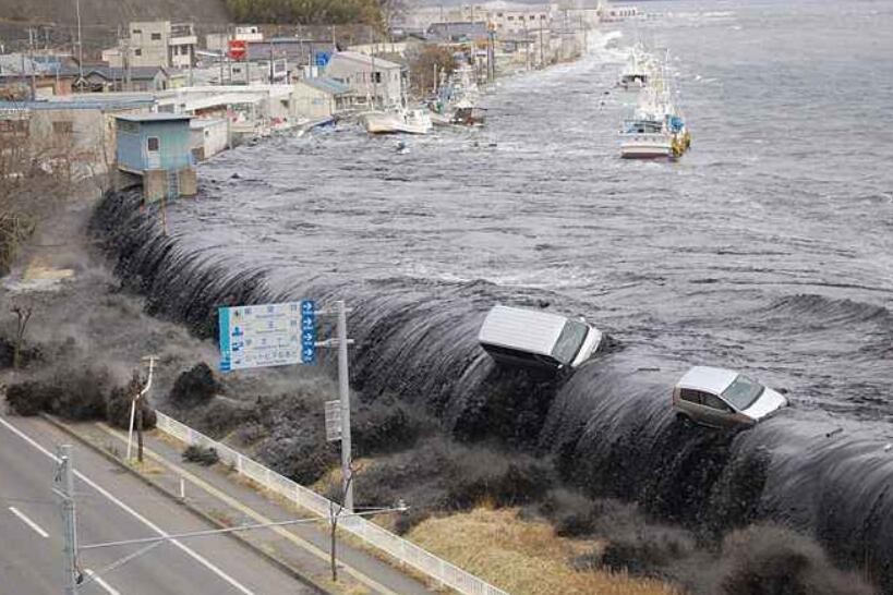 日本海啸造成破坏的原因是什么