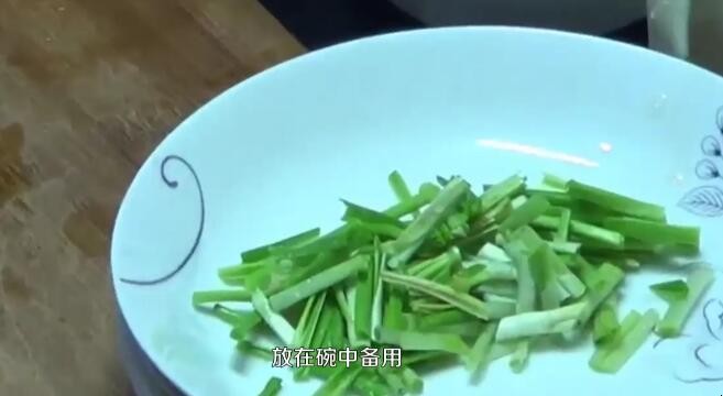 鸡腿菇炒肉怎么做