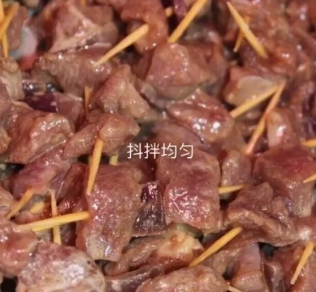 如何制作美味可口牙签羊肉