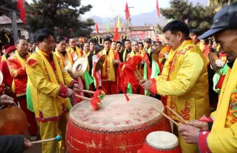 锣鼓喧天是什么意思